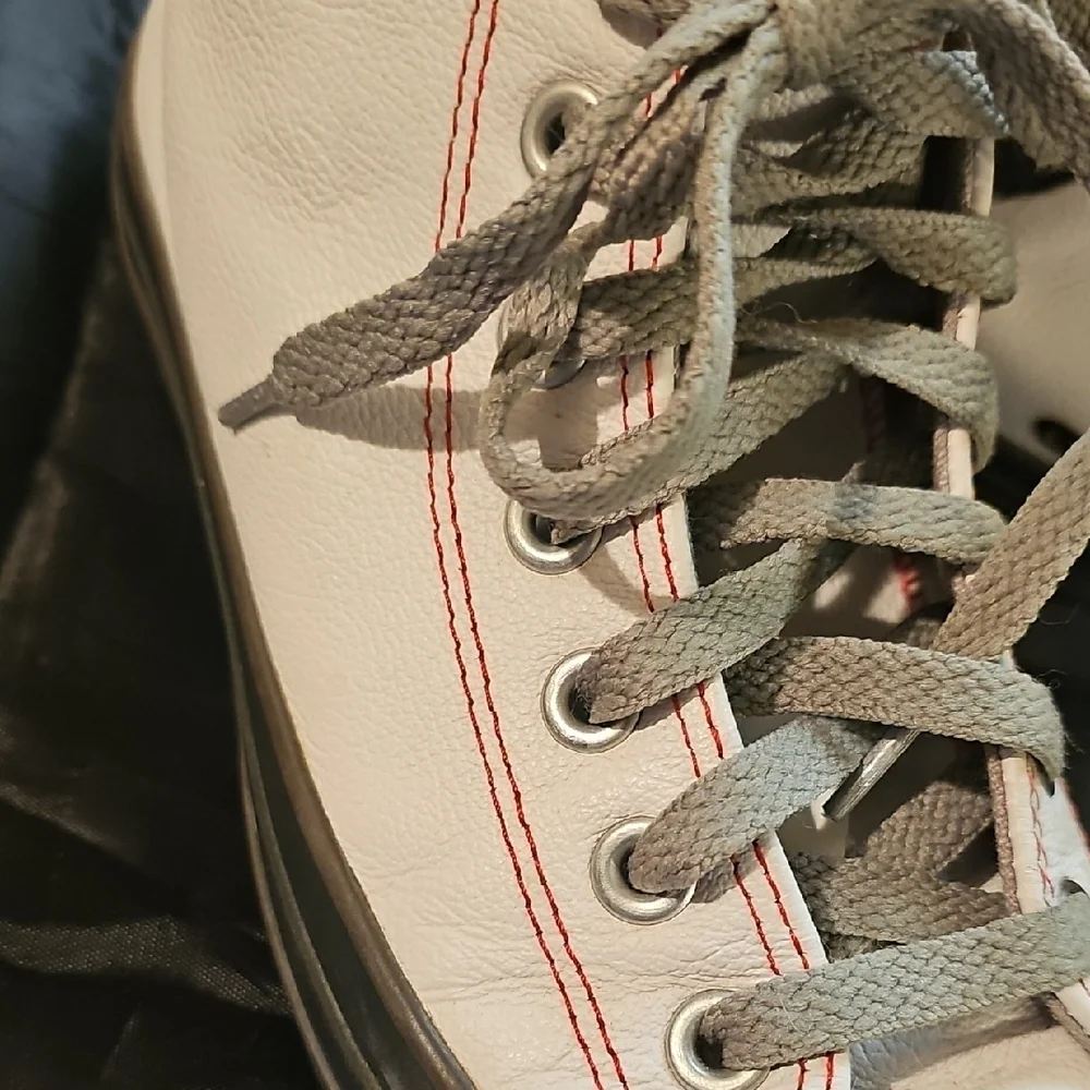 Converse Chuck Taylor All Star White,Black Red Leather High-Tops Size M6.5/W8.5